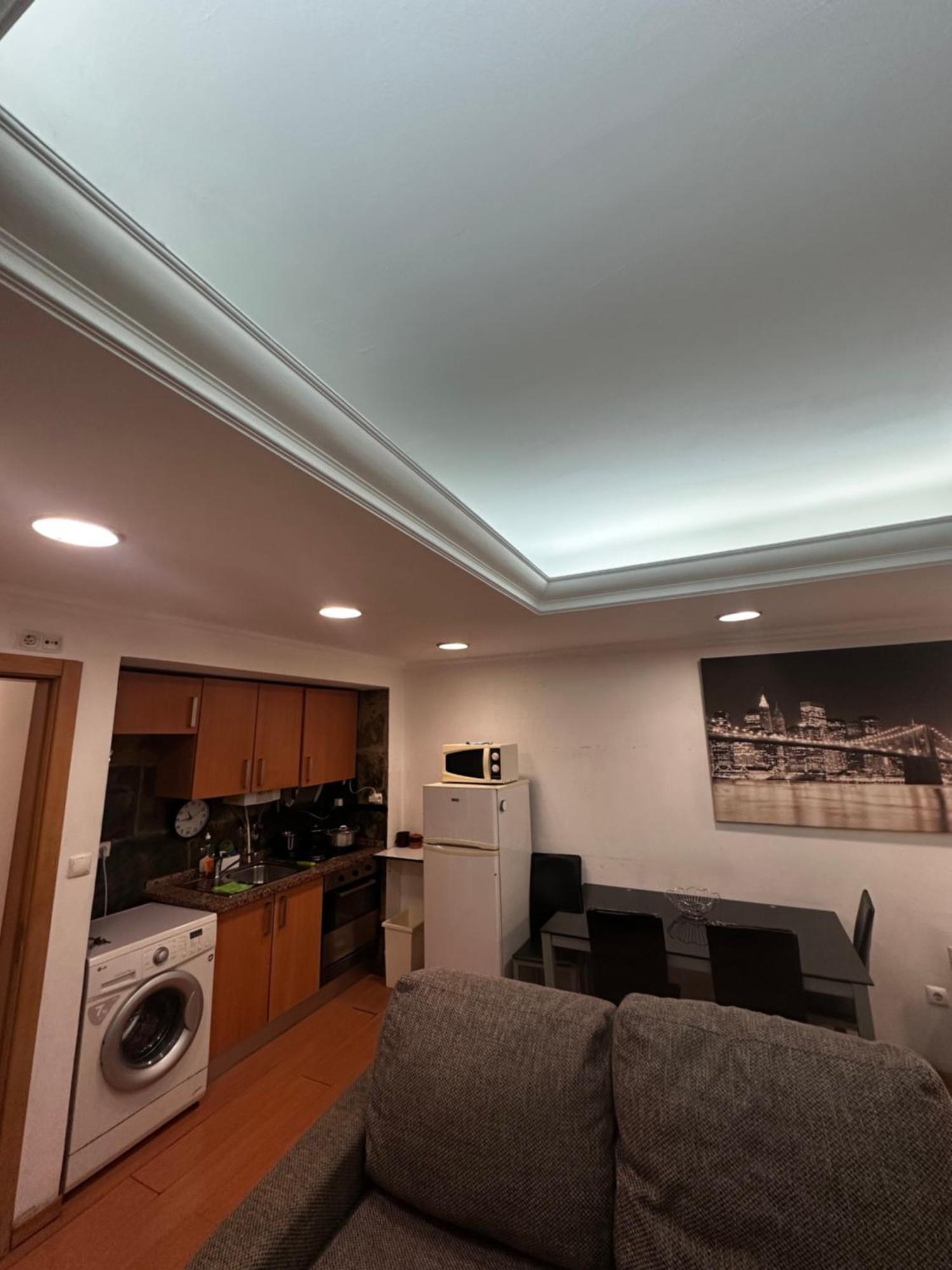 Appartement Estudio Que Compoe Se Por Uma Peca Com Cozinha Integrada Um Banheiro *