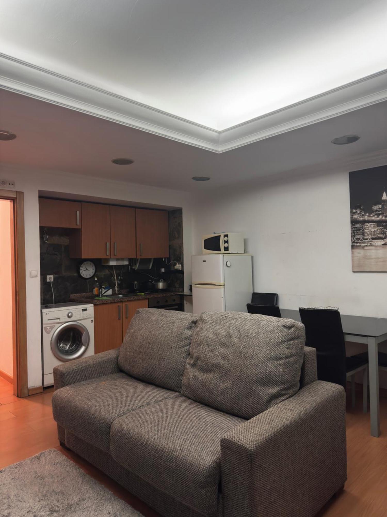 Estudio Que Compoe Se Por Uma Peca Com Cozinha Integrada Um Banheiro *